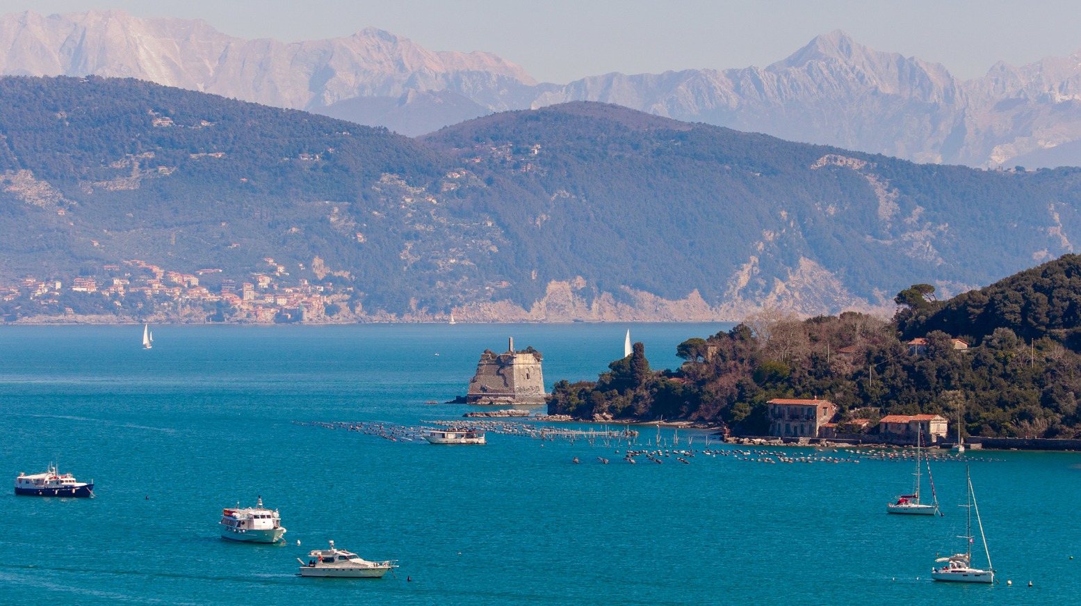 Discover the experience of La Spezia area Cinque Terre Holidays