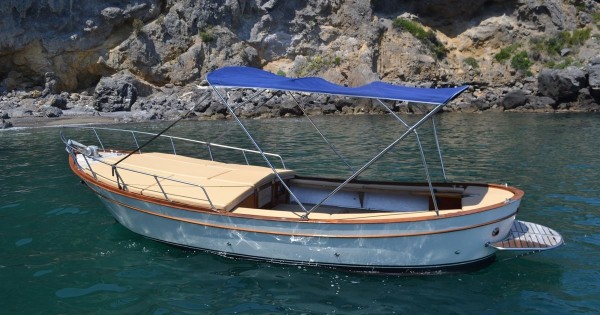 Halykos Noleggio Barche